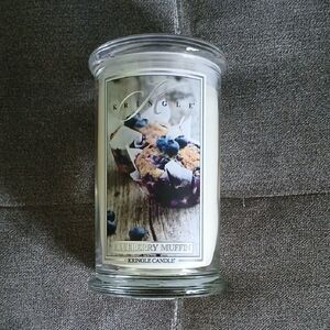 22oz. Blueberry Muffin Scented Candle - White